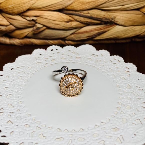 Spinning Bee in Crystal Flower, Stress relief ring, adjustable - Picture 3 of 8